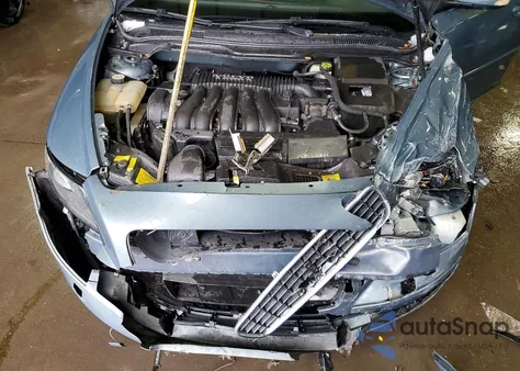 2005 Volvo S40 2.4I z USA, uszkodzony, nr VIN YV1MS382552060154